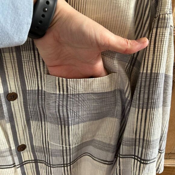 Tommy Bahama Medium Silk Button Front Shirt Short Sleeve White Gray Plaid - Picture 8 of 13